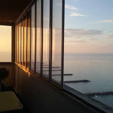 Bella Vista Un Passo Del Mare Apartment